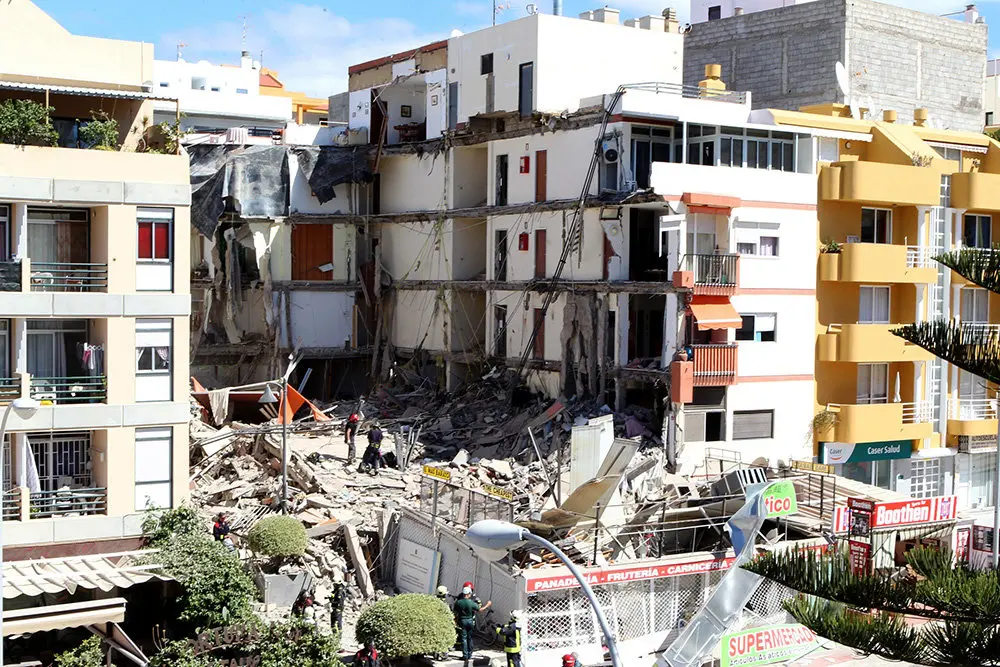 DERRUMBE DE EDIFICIO EN LOS CRISTIANOS FOTO GERARD ZENOU919