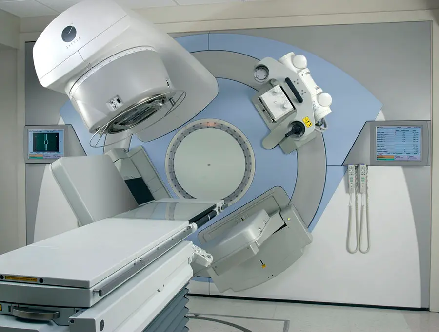 acelerador-lineal-particulas-radioterapia-guiada-por-imagen-mesa-posicionamiento-robotizado-70692-129061