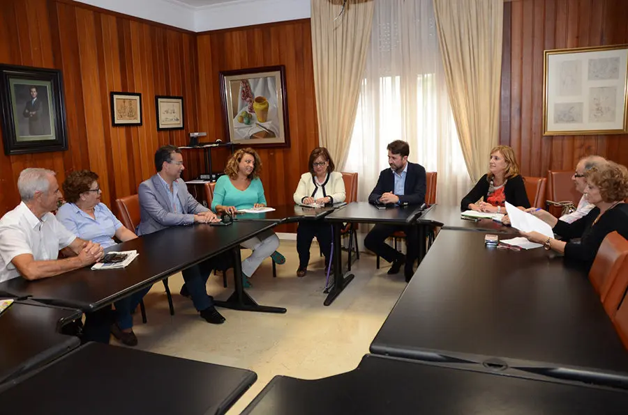 Reuni&oacute;n comisi&oacute;n hospitales