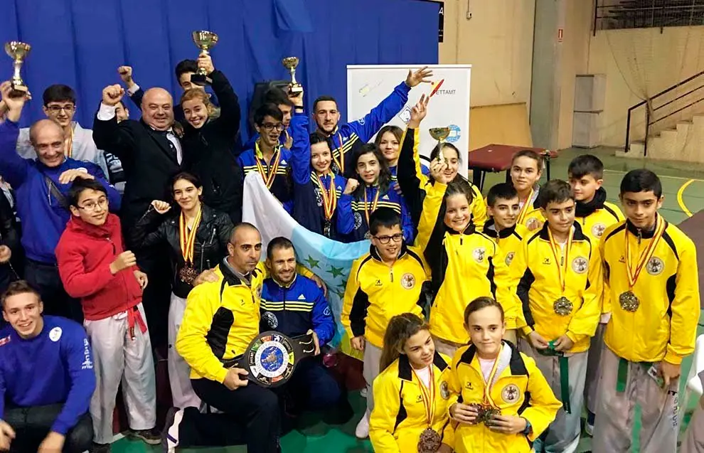 Club Juche de Alcal&aacute; - Tercero por equipos Campeonato de Espa&ntilde;a de Taekwondo ITTAF (Alm&agrave;ssera dic 2015)1