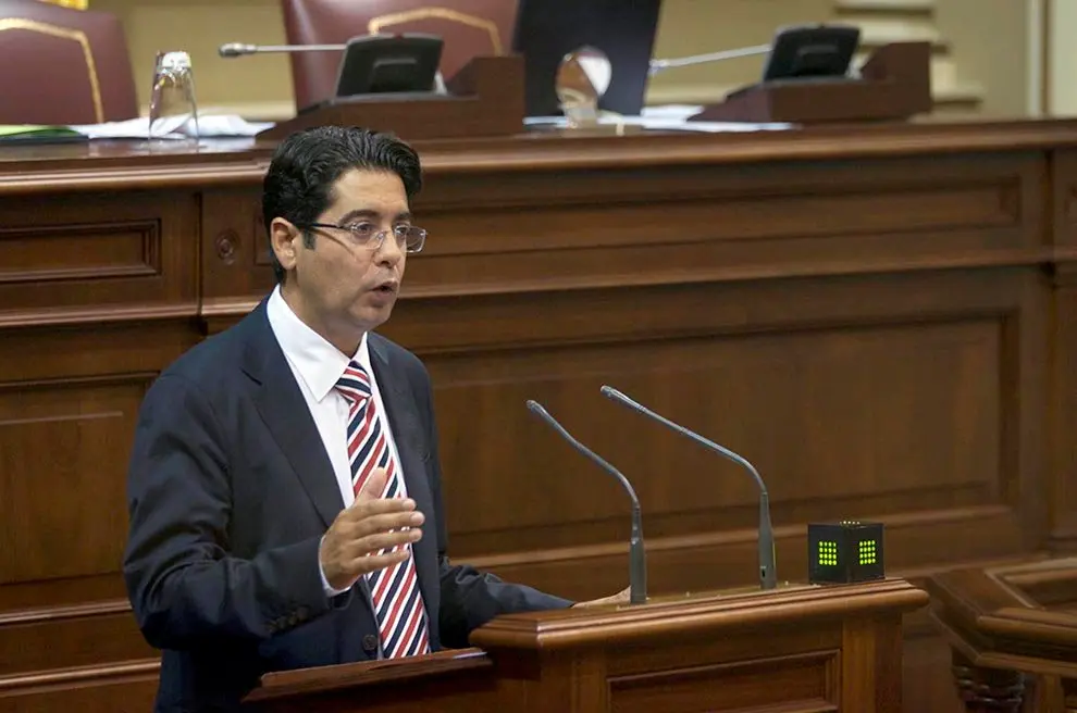 Pedro Mart&iacute;n en el Parlamento de Canarias(2011-2013)1