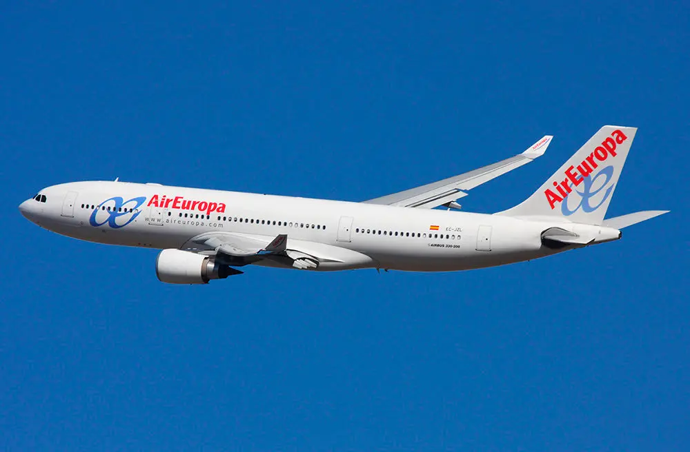 ec-jzl-air-europa-airbus-a330-202_PlanespottersNet_125337