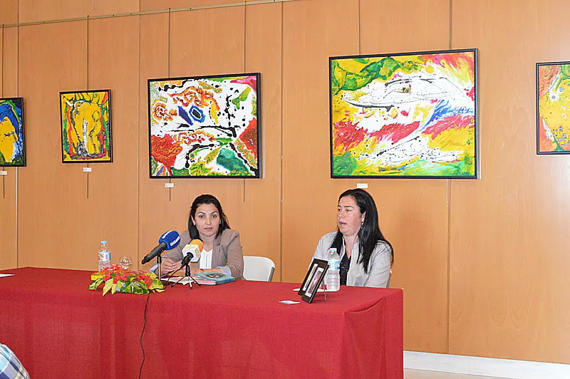 Momento inauguraci&oacute;n exposici&oacute;n Remedios Hidalgo2
