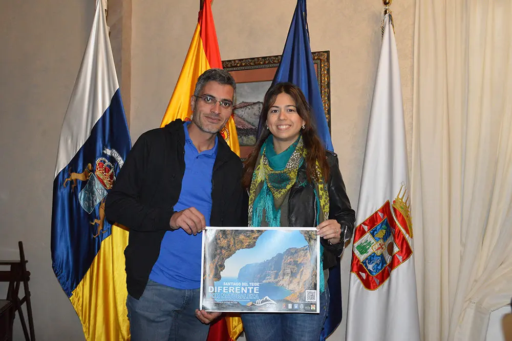 La concejala de Juventud junto al representante del Aula Rambla de Castro