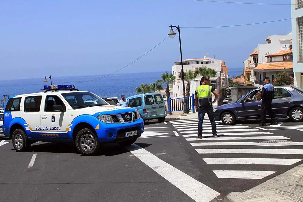 Foto de archivo Polic&iacute;a Local de Gu&iacute;a de Isora (3)