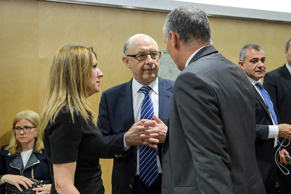 La_consejera_Rosa_D&aacute;vila_en_el_Consejo_de_Pol&iacute;tica_Fiscal_y_Financiera (3)