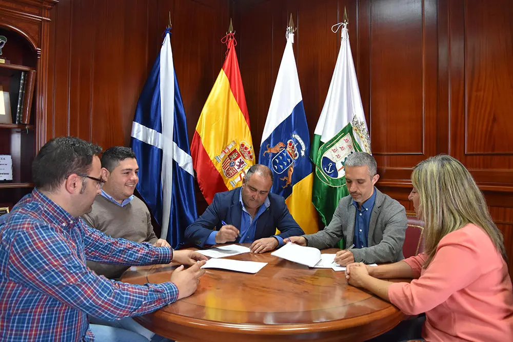Firma Convenio Don Bosco %281%29