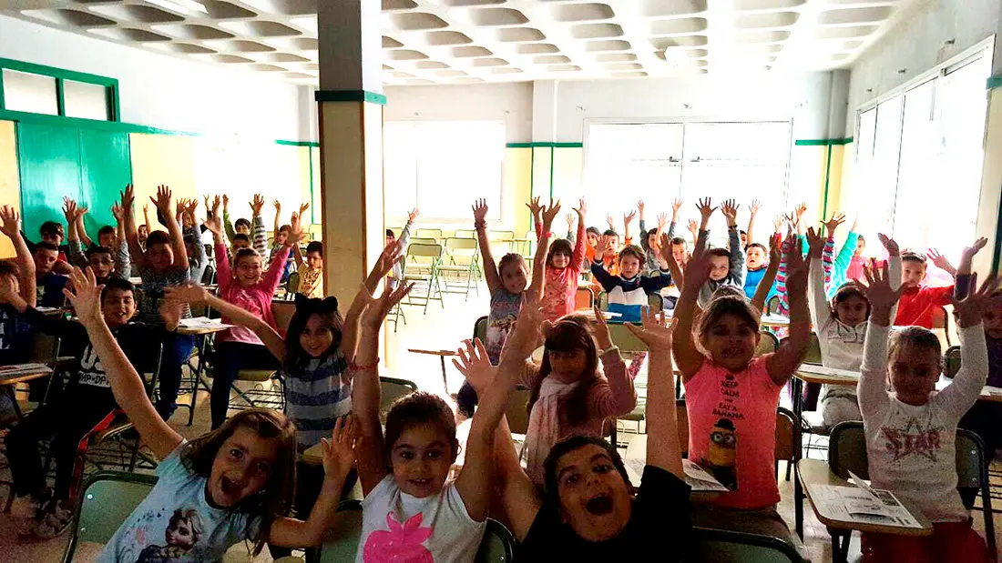 Ni&ntilde;os en un taller