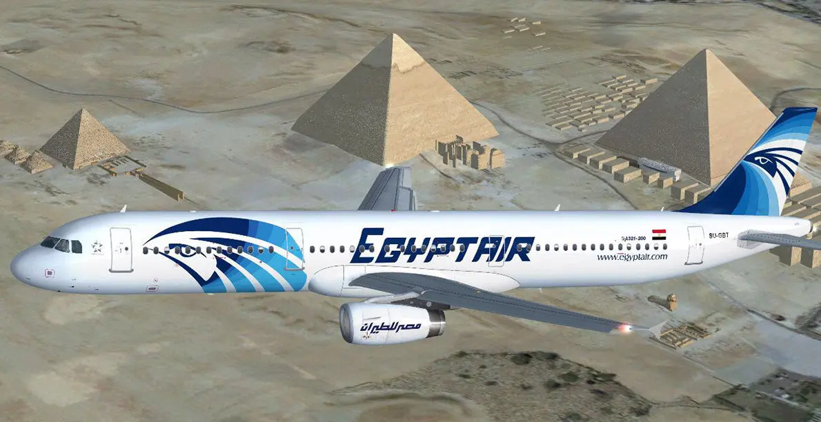 AVI&Oacute;N EGIPAIR