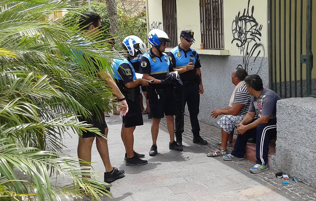 INTERVENCION DE LA POLICIA LOCAL DE ARONA