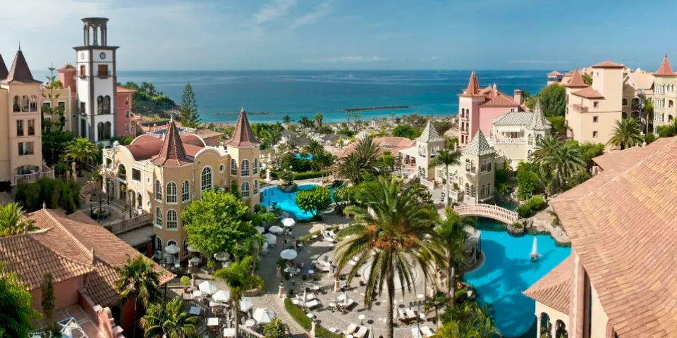 slide_hotel_bahia_del_duque_web_0