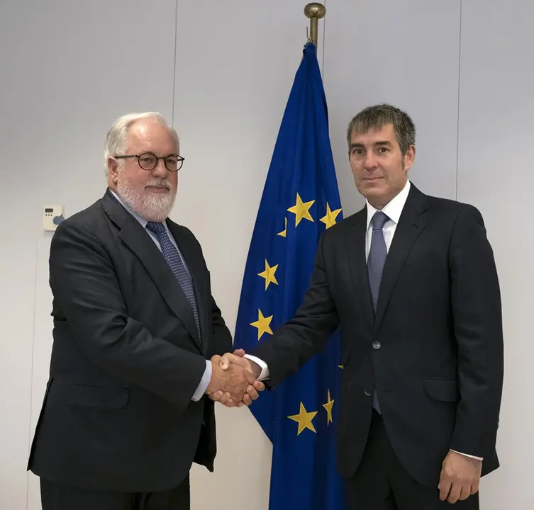 ARIAS CA&Ntilde;ETE Y FERNANDO CLAVIJO