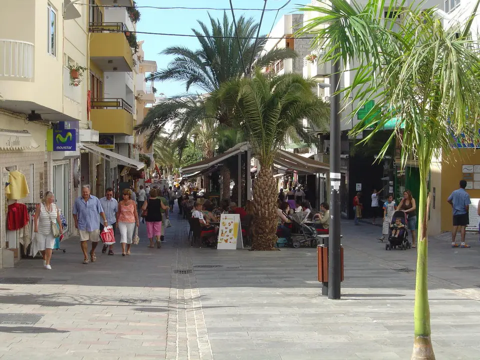ZONA COMERCIAL DE LOS CRISTIANOS