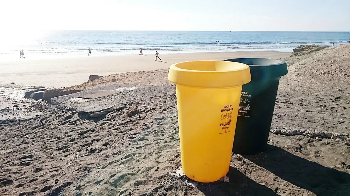 Nuevas papeleras playas
