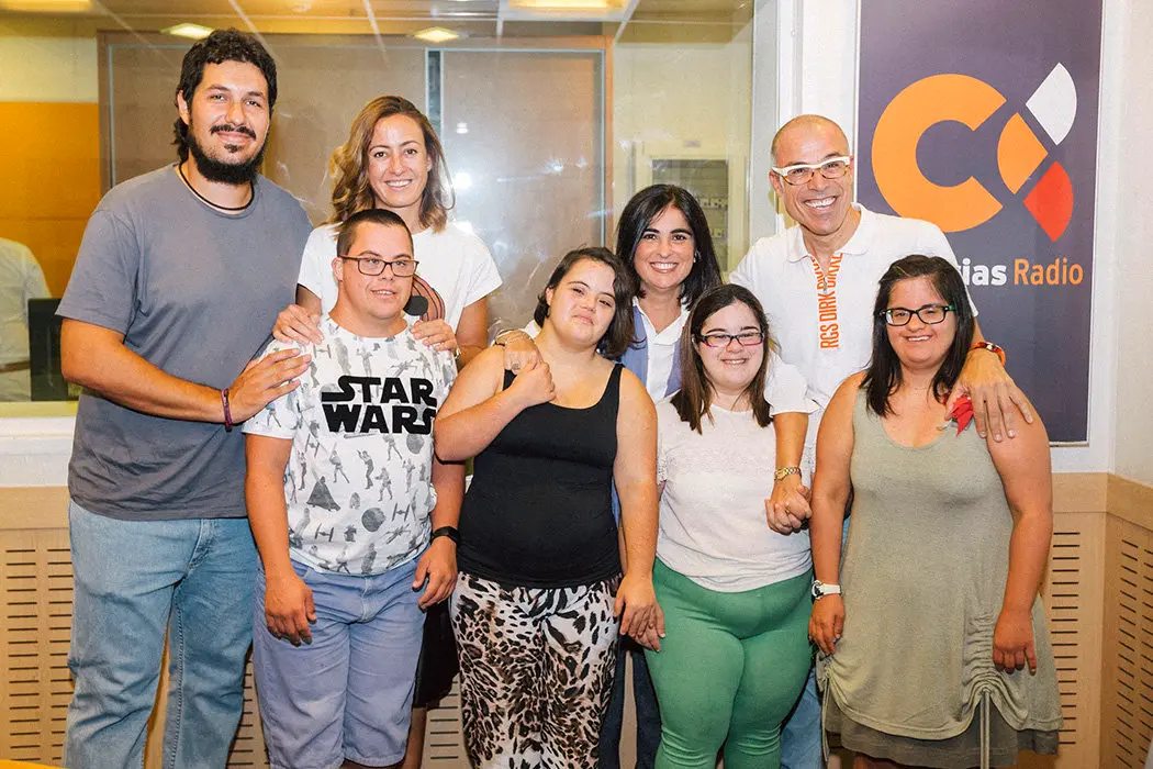 El equipo de Ma&igrave;s que 21 con Carolina Darias