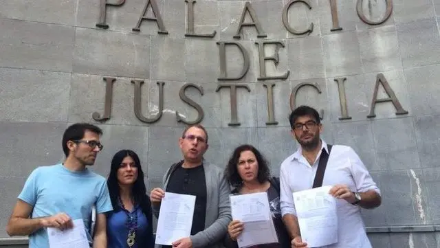 Podemos-Cabildo-Tenerife-Palacio-Justicia_EDIIMA20151211_0610_18