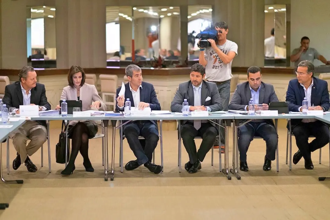 REUNI&Oacute;N CLAVIJO CEST