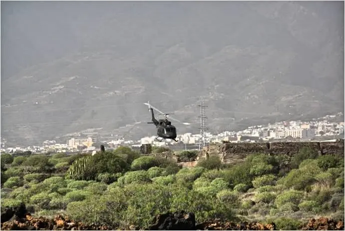 HELICOPTERO MILITAR EN G&Uuml;&Iacute;MAR