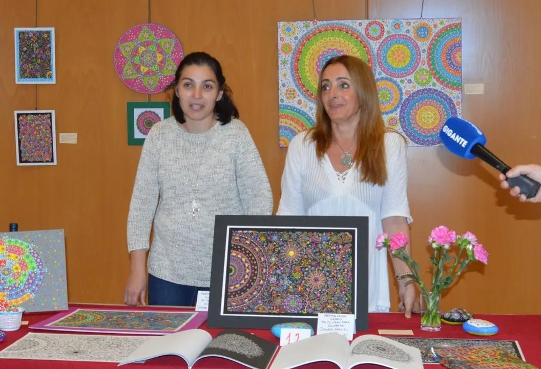 Foto presentaci&oacute;n exposici&oacute;n Mandala_Fotor
