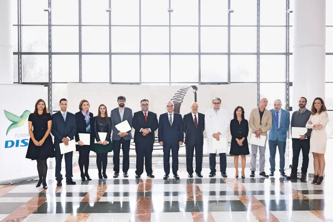 Foto de grupo tras la entrega de los premios_Fotor