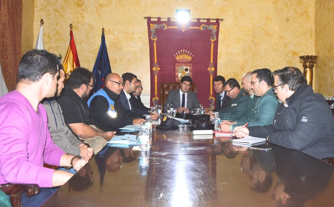 Foto de la reuni&oacute;n de la Junta Local de Seguridad-2_Fotor