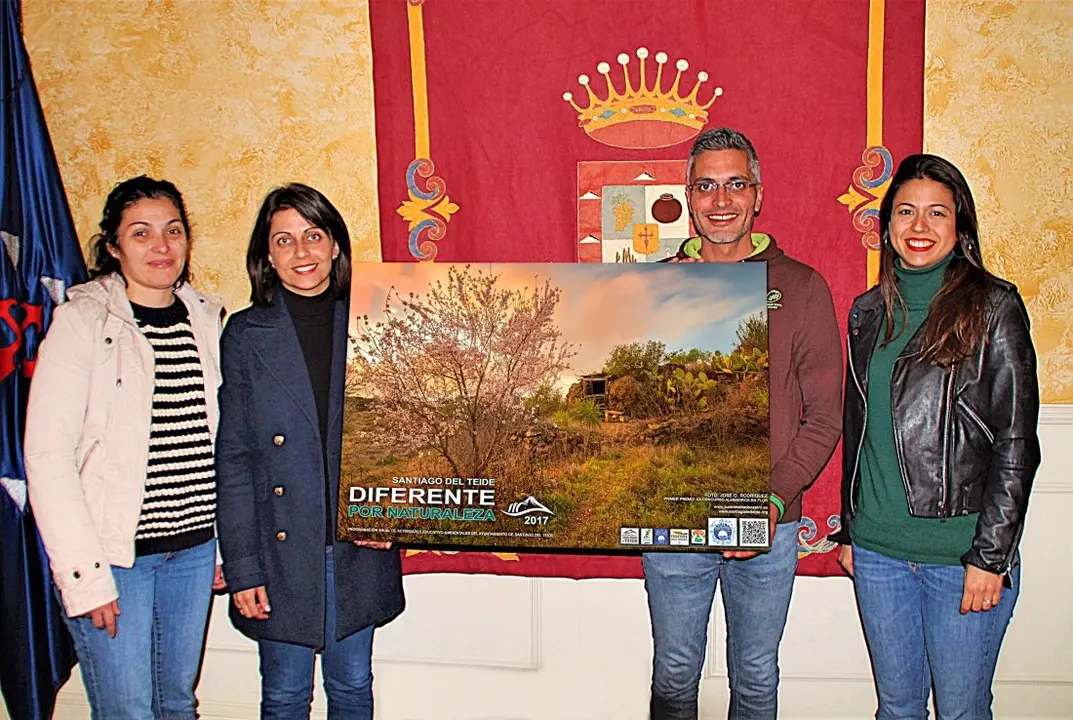 Foto presentaci&oacute;n de la nueva programaci&oacute;n de Santiago del Teide_Fotor