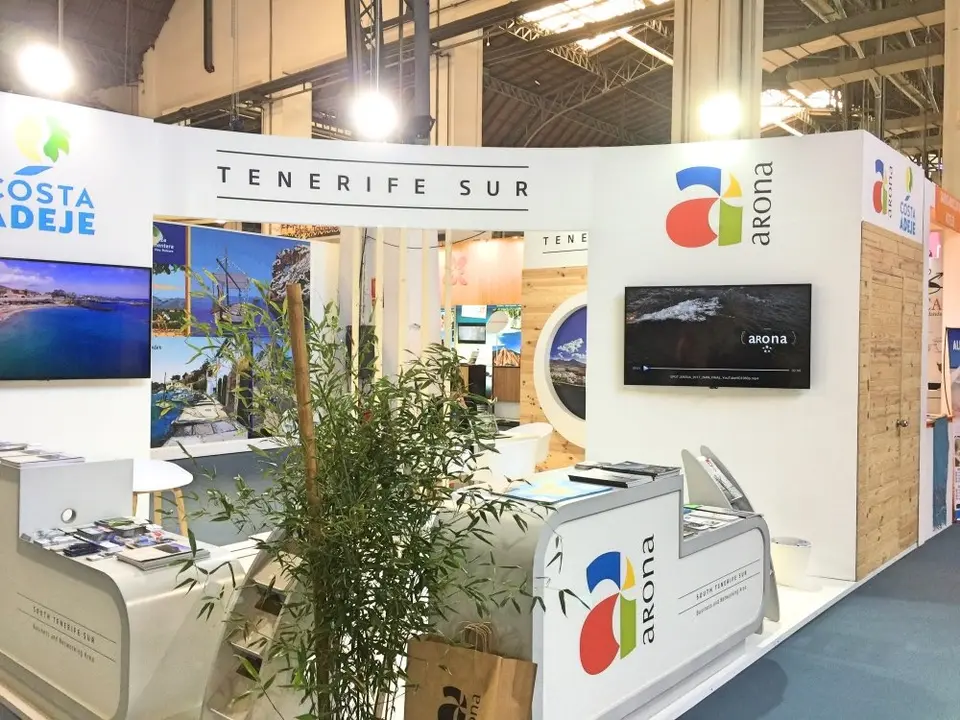 Turismo arona Stand-2_Fotor