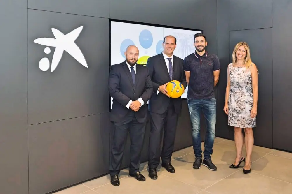 CaixaBank_Fotor