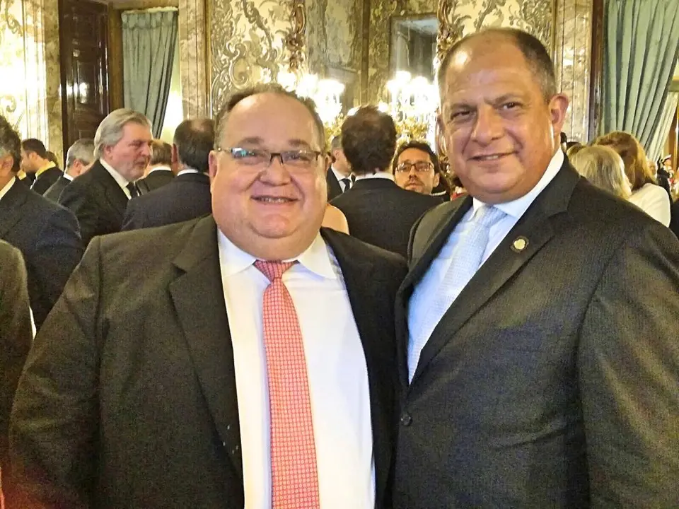Involcan-Nemesio P&eacute;rez y el presidente de Costa Rica Luis Guillermo Sol&iacute;s _Fotor