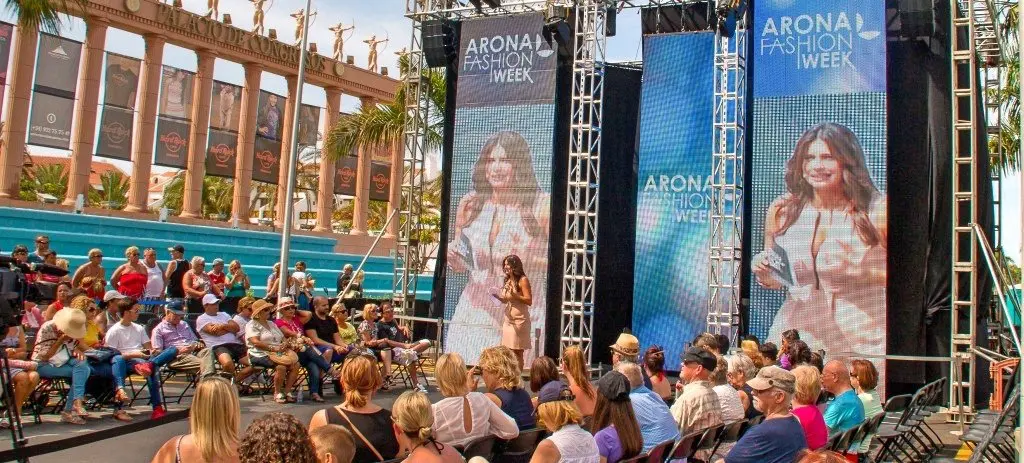 panorama_organizacion-de-eventos-en-tenerife_arona-fashion-week-2016-2-e1477047239997-1024x463_Fotor