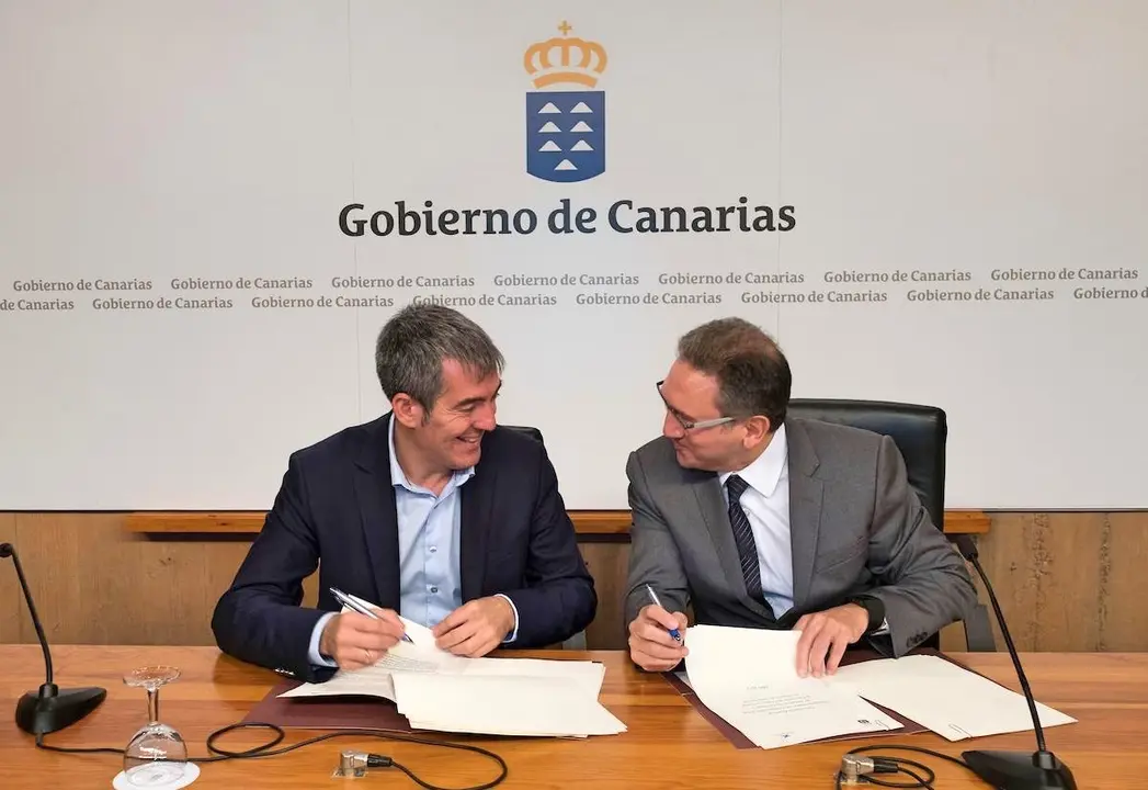 FIRMA DEL CONVENIO GOBIERNO DE CANARIAS FUNDACION LA CAIXA