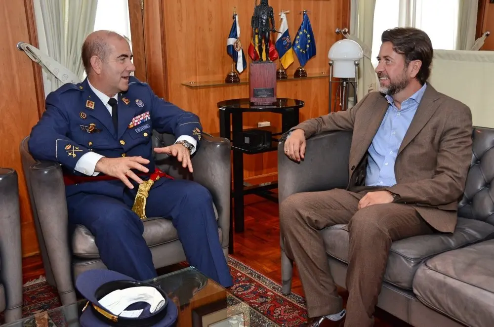 Nuevo Jefe Mando A&eacute;reo Canarias 01_Fotor