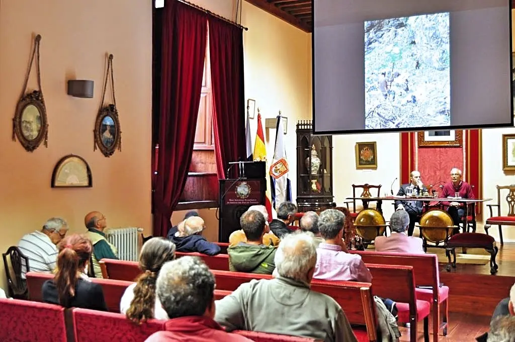 Jornada en la Real Sociedad Econ&oacute;mica Amigos del Pa&iacute;s de Tenerife 72_Fotor