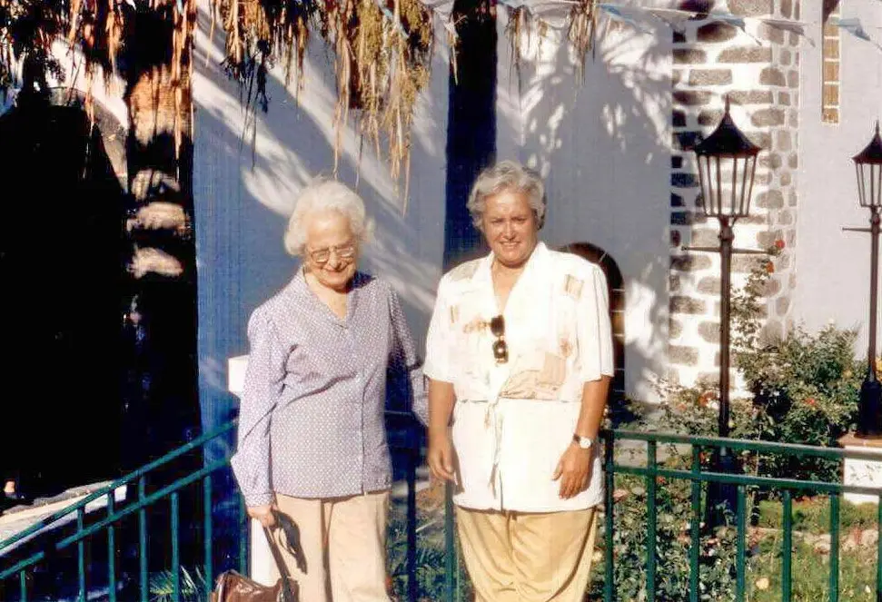 FOTO TOMADA EN LA PALMA EN 1997, EN LA QUE APARECEN MAR&Iacute;A ROSA ALONSO Y MAR&Iacute;A VICTORIA HERN&Aacute;NDEZ