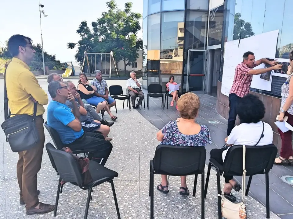 Reuni&oacute;n vecinos de Igueste junio 2017_Fotor