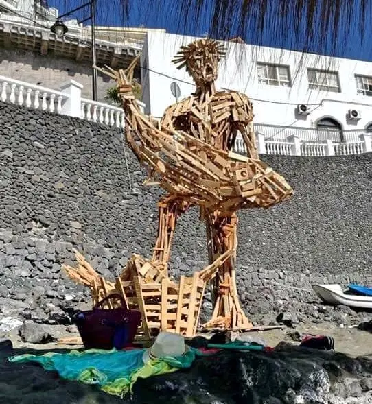 Figura del artista italiano que servir&aacute; de hoguera_Fotor