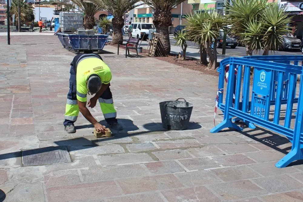 Actuaciones obras y servicios Plaza de Los Pescadores 2017 (2)_Fotor