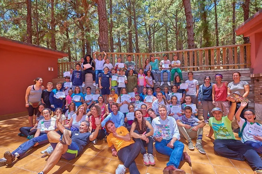 Clausura campamento Qu&eacute;date