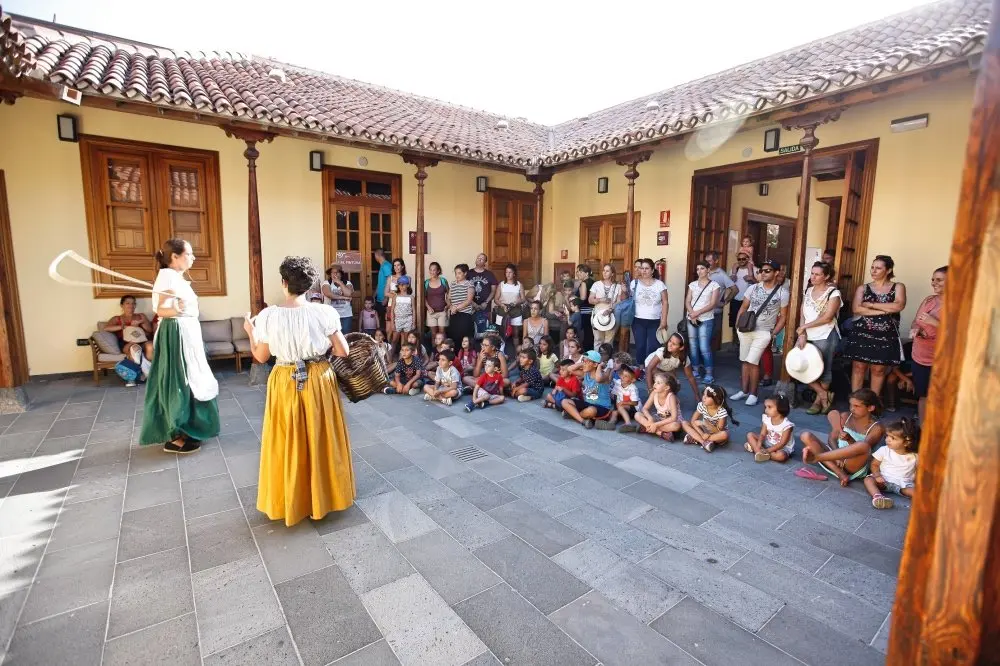 Visista infantil teatralizada 148_Fotor