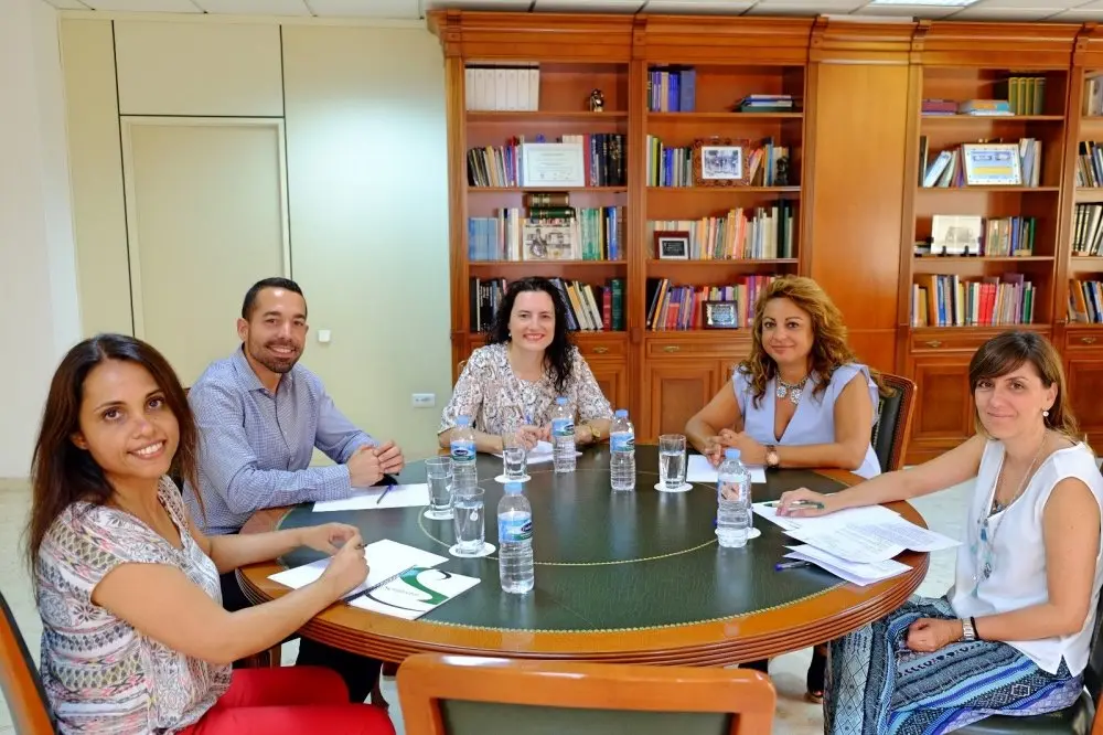 Valido reuni&oacute;n Colegios oficiales de Trabajadores Sociales_Fotor