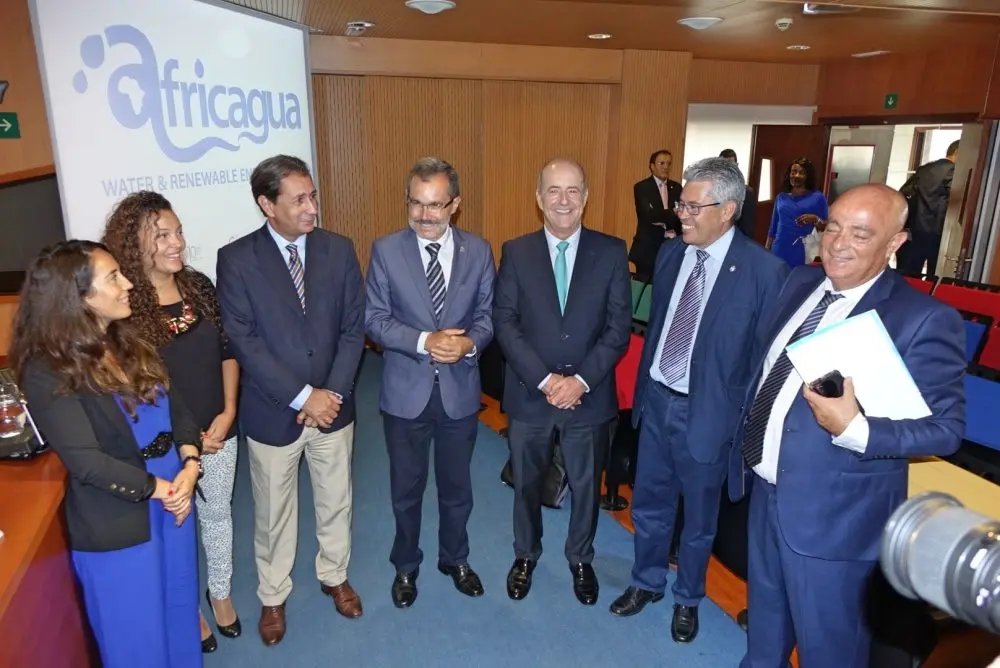 AFRICAUA 0546_Fotor