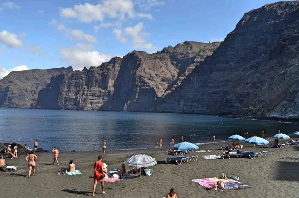 Espectacular foto de la playa de Los Gu&iacute;os de Los Gigantes_Fotor