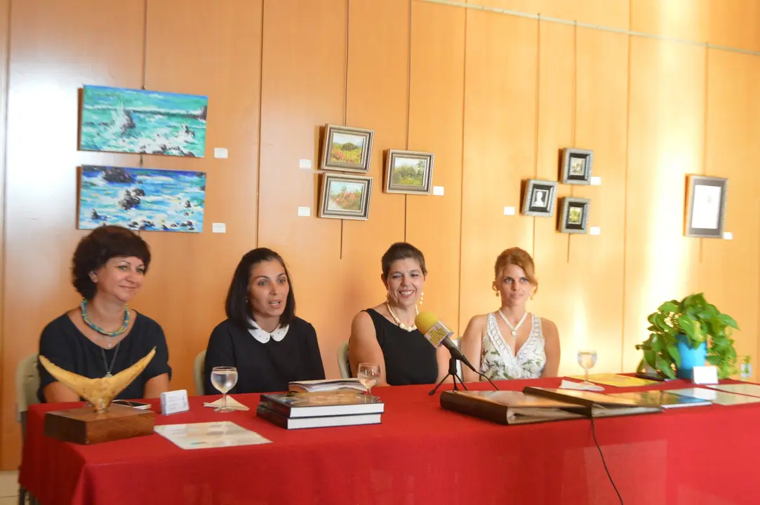 Foto inauguraci&oacute;n exposici&oacute;n de pintura Museo del Pescador de Puerto de Santiago