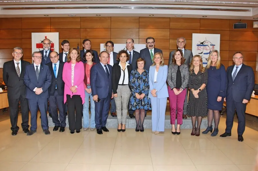 El consejero de Sanidad, Jos&eacute; Manuel Baltar (primero por la dcha_Fotor