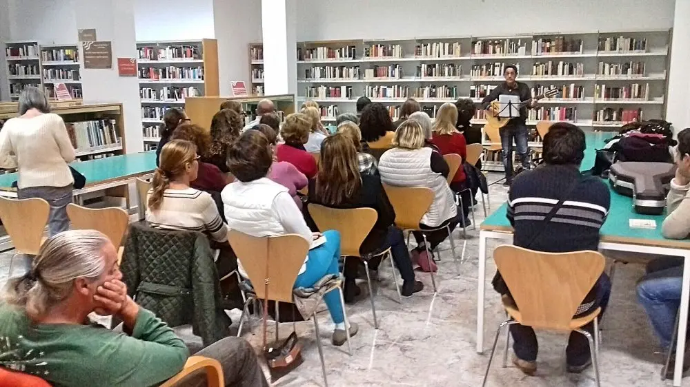 Candelaria-Reuni&oacute;n-club-de-lectura-2018_Fotor