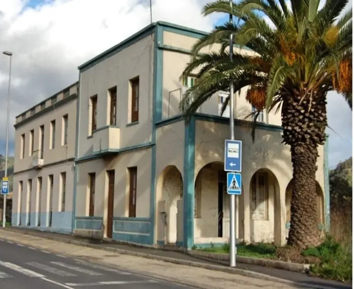Inmueble-destruido-en-Las-Canteras,-La-Laguna_Fotor
