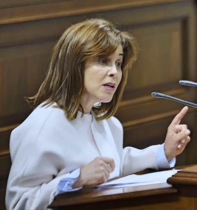 TERESA-CRUZ-OVAL-PSOE-18_Fotor