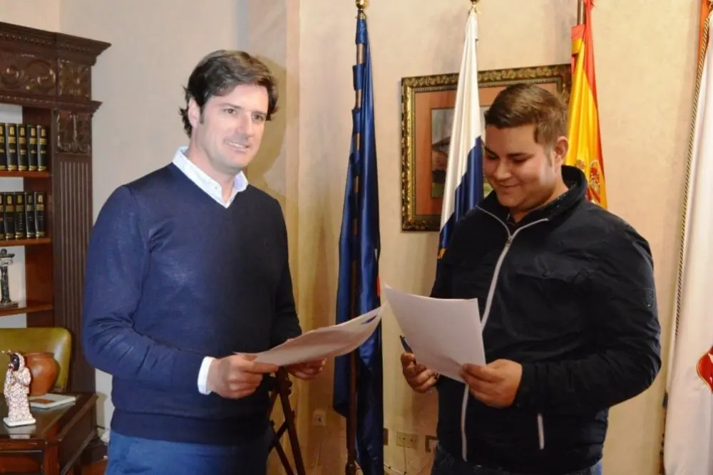 Foto del Alcalde Emilio Navarro y el concejal de Hacienda, Sergio Mendoza_Fotor