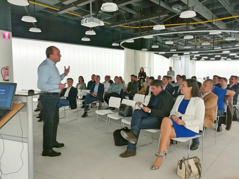 01032018 jornada Econom&iacute;a Circular IntraTEAM Jos&eacute; Luis Gallego_Fotor