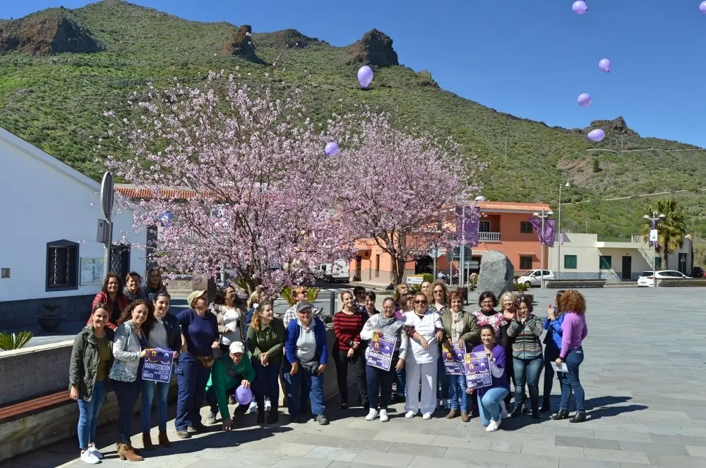 HUELGA FEMINISTA SANTIAGO DEL TEIDE 98-2_Fotor